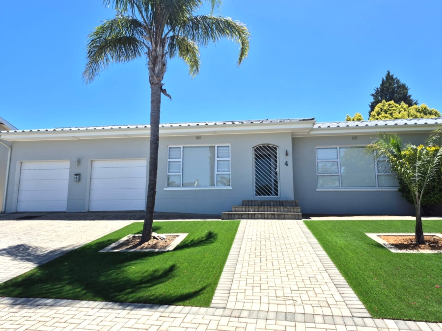 5 Bedroom Property for Sale in Panorama Western Cape